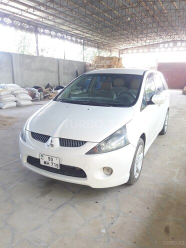 Mitsubishi Grandis 2003, 250,000 km - 2.4 l - Bakı