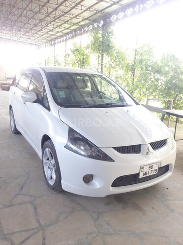 Mitsubishi Grandis 2003, 250,000 km - 2.4 l - Bakı