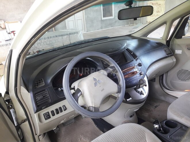 Mitsubishi Grandis 2003, 250,000 km - 2.4 l - Bakı