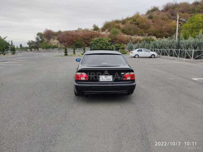 BMW 528 2000, 357,000 km - 2.8 л - Şəki