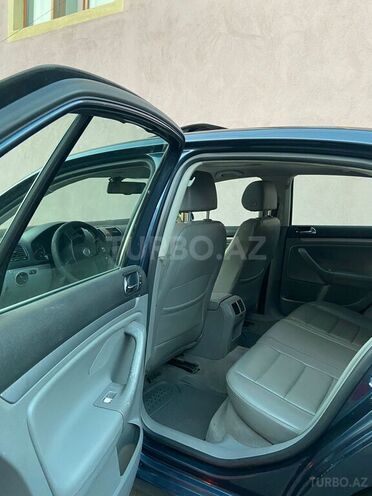 Volkswagen Passat 2005, 150,000 km - 2.0 l - Zaqatala
