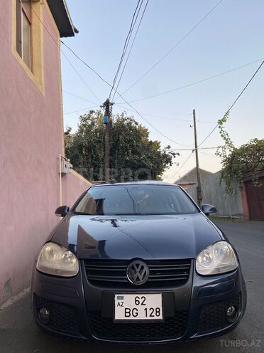 Volkswagen Passat 2005, 150,000 km - 2.0 l - Zaqatala