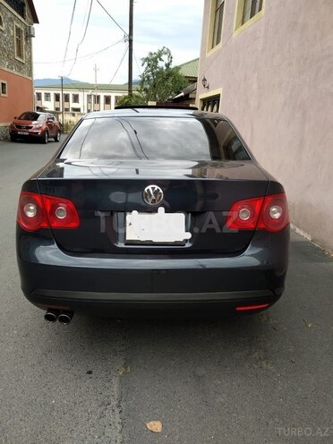 Volkswagen Passat 2005, 150,000 km - 2.0 l - Zaqatala