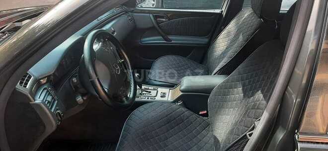 Mercedes E 280 2001, 358,000 km - 2.8 l - Şəmkir
