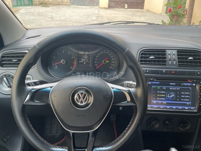 Volkswagen Polo 2018, 183,000 km - 1.6 l - Bakı