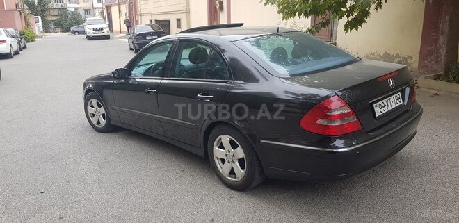 Mercedes E 270 2002, 275,000 km - 2.7 l - Bakı