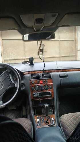 Mercedes E 220 1998, 350,000 km - 2.2 l - Bakı