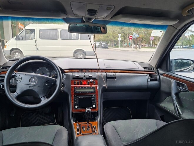 Mercedes E 320 2000, 333,000 km - 3.2 l - Gəncə