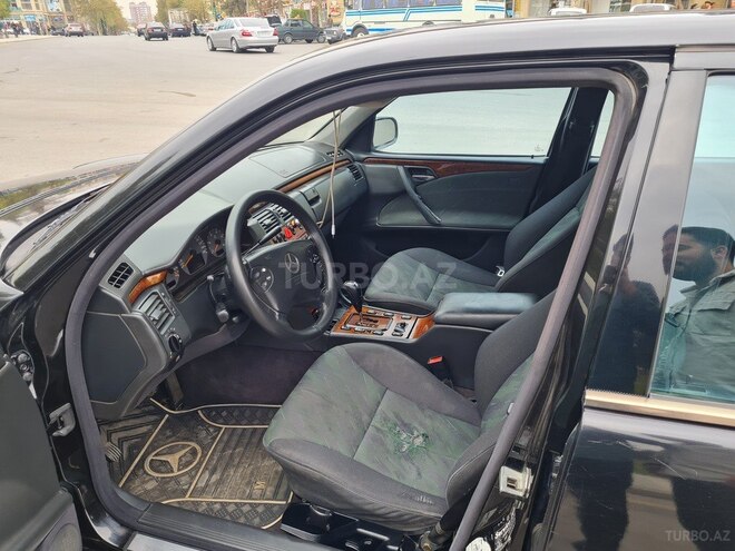 Mercedes E 320 2000, 333,000 km - 3.2 l - Gəncə