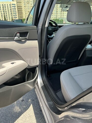 Hyundai Elantra 2017, 25,000 km - 2.0 l - Bakı