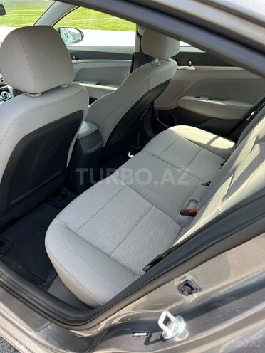 Hyundai Elantra 2017, 25,000 km - 2.0 l - Bakı