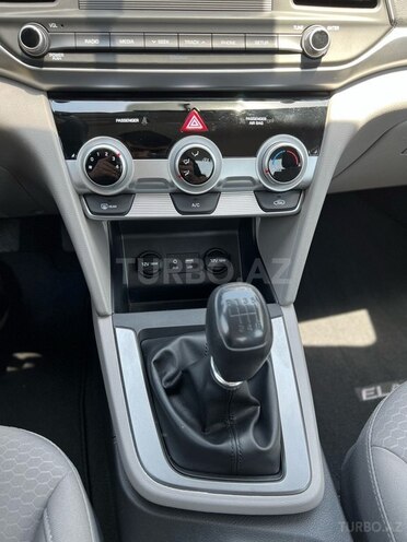 Hyundai Elantra 2017, 25,000 km - 2.0 l - Bakı