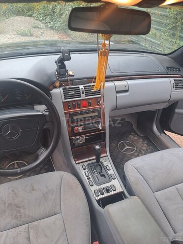 Mercedes E 240 1998, 391,253 km - 2.4 l - Bakı