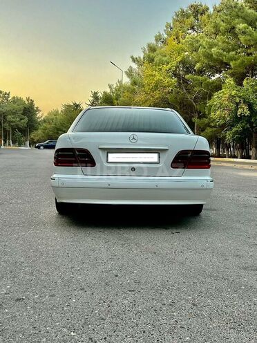 Mercedes E 270 2000, 336,000 km - 2.7 l - Sumqayıt