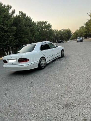 Mercedes E 270 2000, 336,000 km - 2.7 l - Sumqayıt