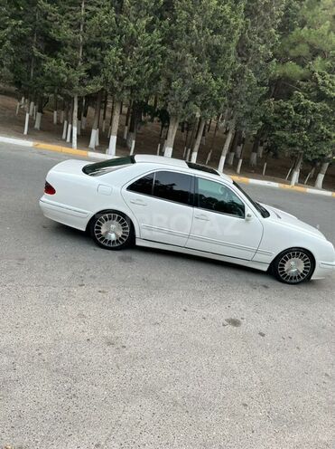 Mercedes E 270 2000, 336,000 km - 2.7 l - Sumqayıt