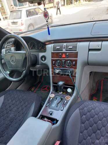 Mercedes E 230 1996, 375,570 km - 2.3 l - Mingəçevir