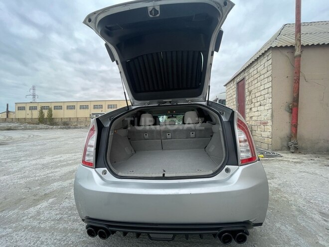 Toyota Prius 2015, 203,000 km - 1.8 l - Bakı