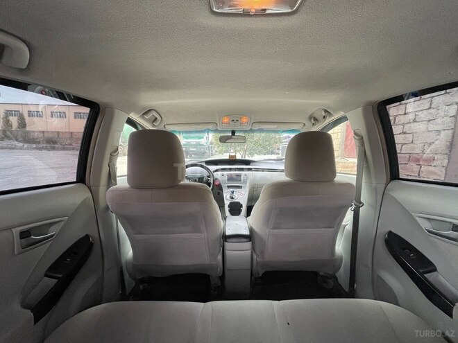 Toyota Prius 2015, 203,000 km - 1.8 l - Bakı