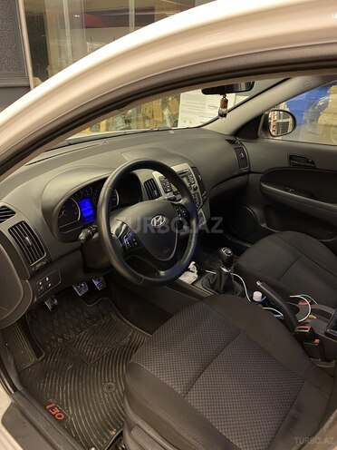 Hyundai i30 2011, 330,000 km - 1.6 l - Bakı