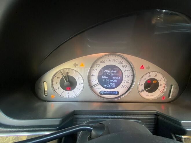Mercedes E 240 2002, 266,000 km - 2.6 l - Ağcabədi