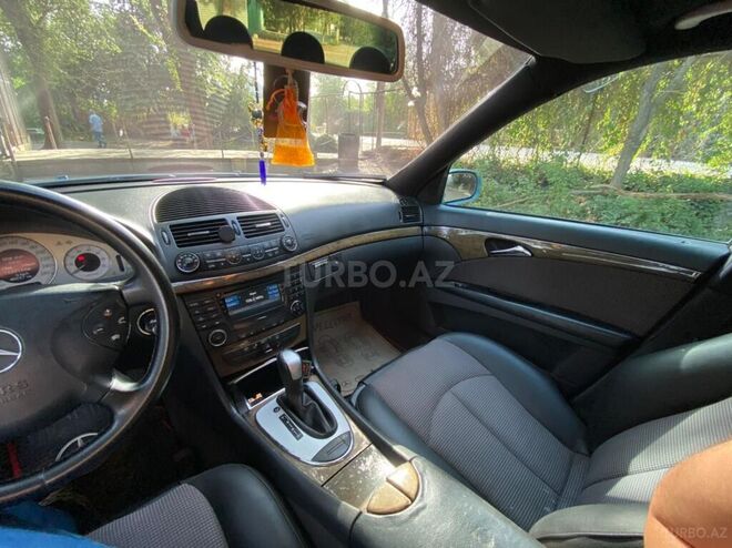Mercedes E 240 2002, 266,000 km - 2.6 l - Ağcabədi