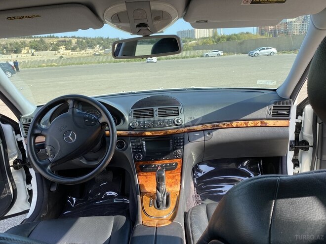 Mercedes E 320 2002, 261,000 km - 3.2 l - Bakı