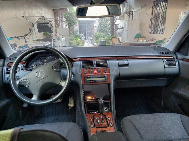 Mercedes E 240 2000, 190,000 km - 2.4 l - Bakı