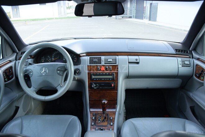 Mercedes E 320 2000, 254,000 km - 3.2 l - Bərdə