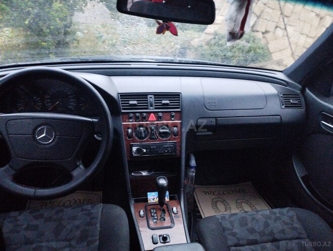 Mercedes C 240 2000, 285,000 km - 2.4 л - Gədəbəy