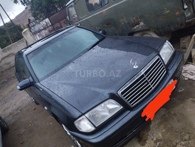 Mercedes C 240 2000, 285,000 km - 2.4 л - Gədəbəy