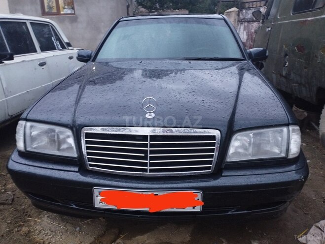 Mercedes C 240 2000, 285,000 km - 2.4 л - Gədəbəy