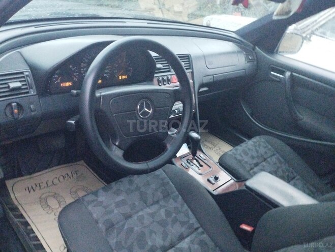 Mercedes C 240 2000, 285,000 km - 2.4 л - Gədəbəy