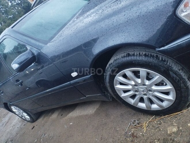 Mercedes C 240 2000, 285,000 km - 2.4 л - Gədəbəy