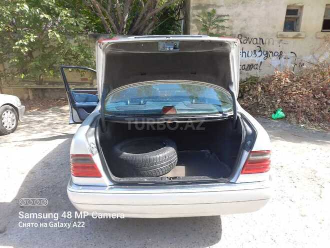 Mercedes E 230 1996, 318,800 km - 2.3 l - Bakı