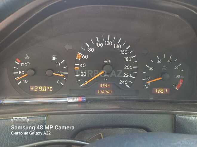 Mercedes E 230 1996, 318,800 km - 2.3 l - Bakı