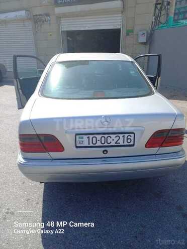 Mercedes E 230 1996, 318,800 km - 2.3 l - Bakı