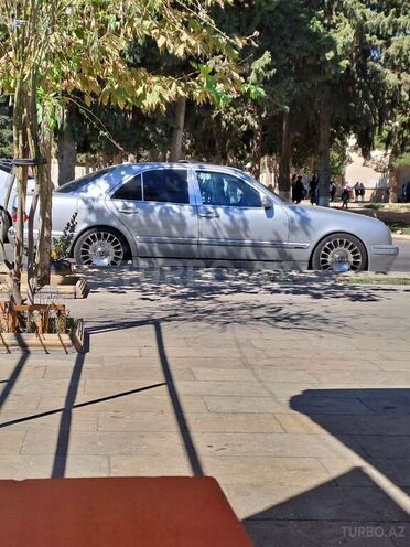 Mercedes E 320 2001, 367,588 km - 3.2 l - Bakı