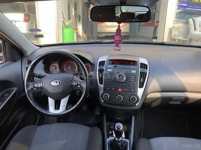 Kia Ceed 2011, 240,000 km - 1.6 l - Bakı