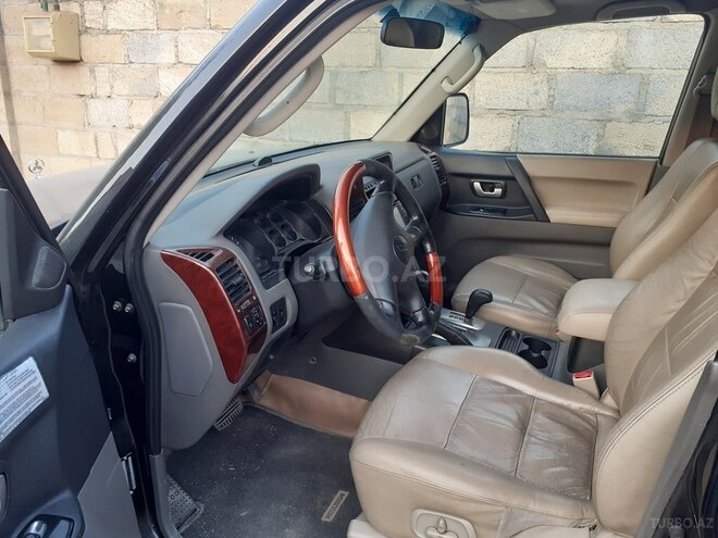 Mitsubishi Pajero 2006, 230,000 km - 3.0 l - Quba