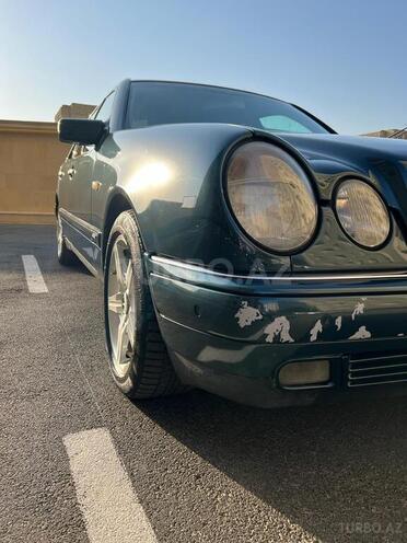 Mercedes E 280 1999, 235,000 km - 2.8 l - Bakı