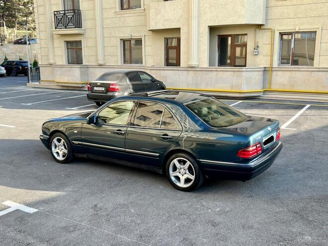 Mercedes E 280 1999, 235,000 km - 2.8 l - Bakı
