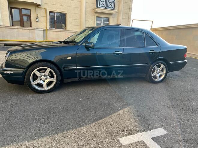 Mercedes E 280 1999, 235,000 km - 2.8 l - Bakı