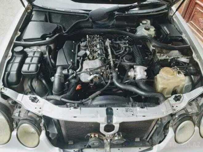 Mercedes E 220 2001, 480,000 km - 2.2 l - Bakı