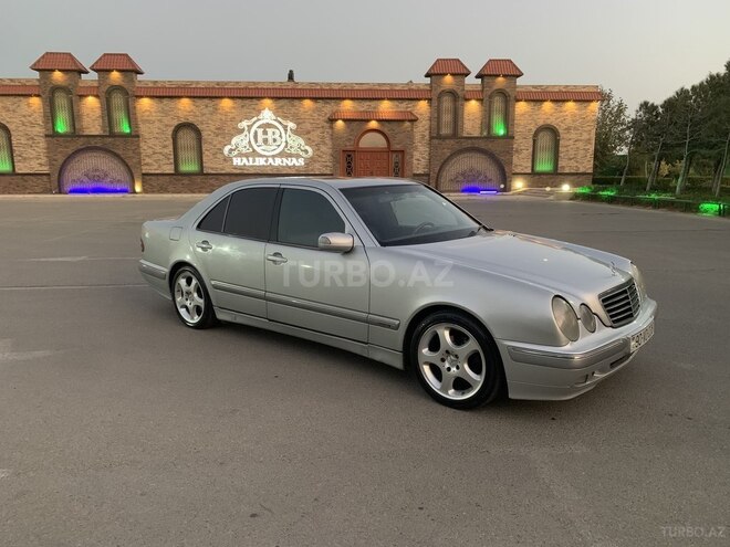 Mercedes E 220 2001, 480,000 km - 2.2 l - Bakı
