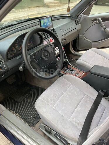 Mercedes C 200 1997, 173,000 km - 2.0 l - Bakı
