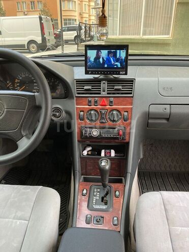 Mercedes C 200 1997, 173,000 km - 2.0 l - Bakı