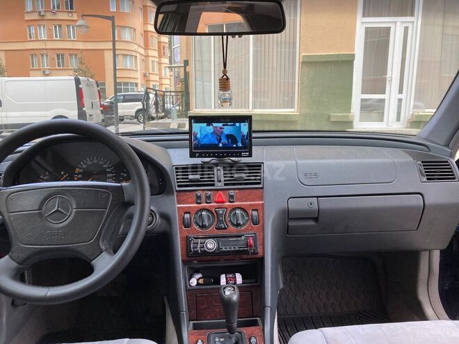Mercedes C 200 1997, 173,000 km - 2.0 l - Bakı