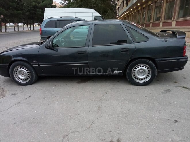 Opel Vectra 1994, 300,000 km - 2.0 l - Sumqayıt