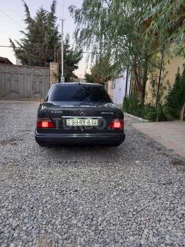 Mercedes E 220 1994, 363,393 km - 2.2 l - Bakı